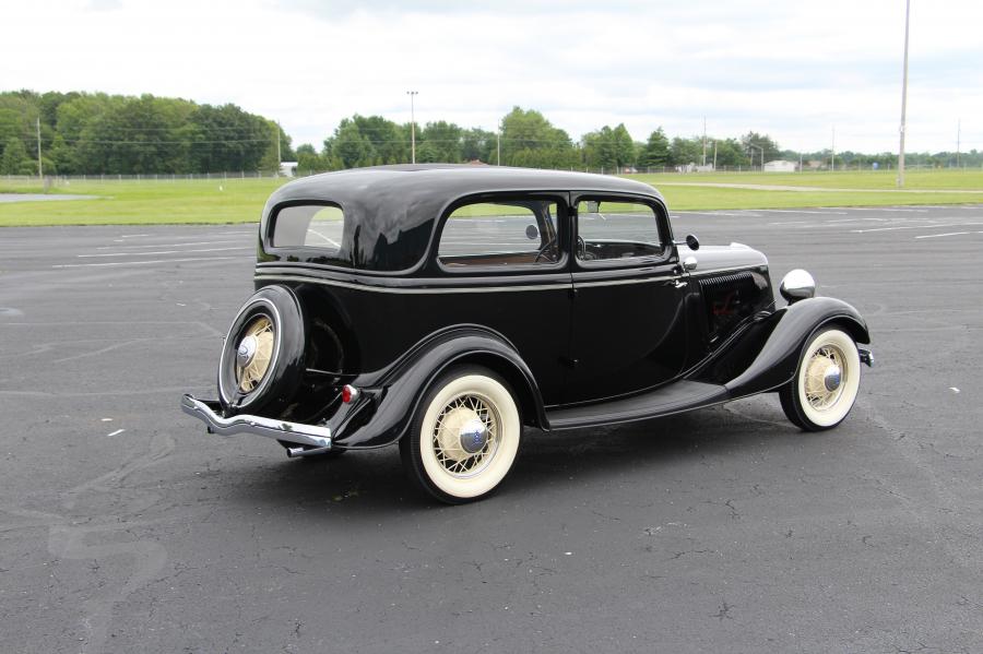  Ford V8 Deluxe Tudor Sedan (40/700) 1937 года  (фото 3 из 22)